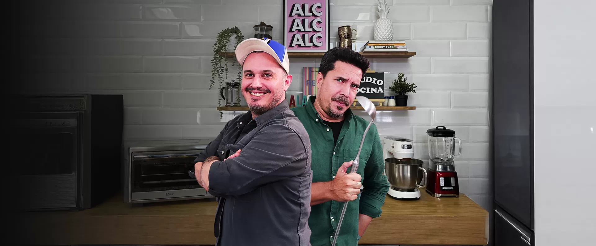 Cada mediodía de lunes a jueves, la receta perfecta para la diversión se cocina en nuestro studio. El actor Gabriel Calvo y el chef Ernesto Noriega se enfrentan al reto de recibir a sus invitados con entretenidas conversaciones, acompañadas de la preparación de una variedad de platillos deliciosos en una tarde llena de sabor y entretenimiento. Con su peculiar humor y retos inesperados, la cocina puede tomar rumbos alejados de la receta, en un talk show único donde abundan las risas y la apetitosidad.