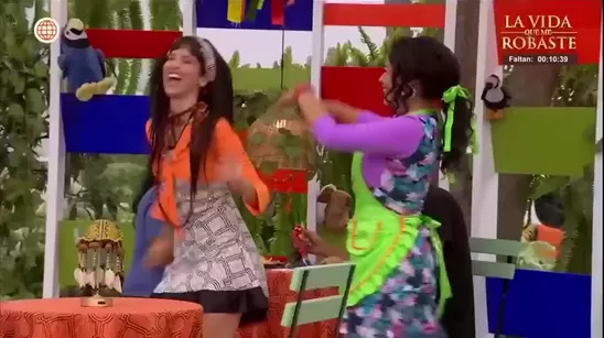 Al Fondo Hay Sitio