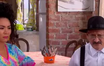 Al Fondo Hay Sitio