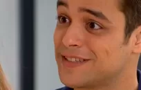 Al Fondo Hay Sitio