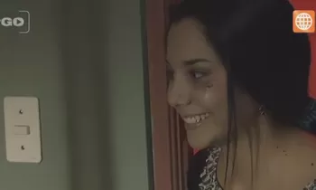 Cap 4: La dama de rojo