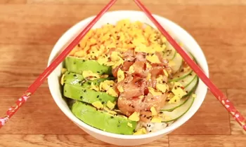 Poke bowl de salmón sano y rápido