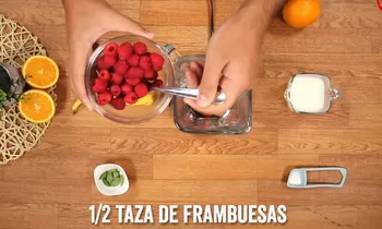 Batido y mermelada de frambuesas
