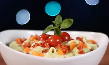 Fideitos codito con palta