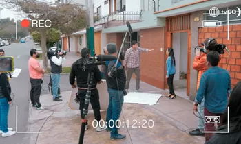 Detrás de cámaras de capítulo  "La tia quedada"  de Los milagros de la Rosa 