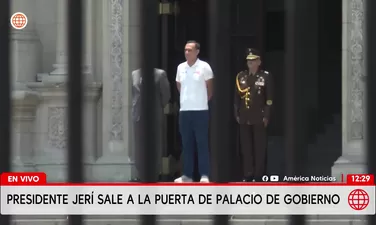 Presidente Jerí sale a la puerta de Palacio de Gobierno