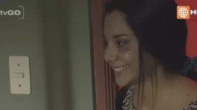 Cap 4: La dama de rojo