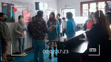 Detrás de cámaras de capítulo "Tatuaje" de Los milagros de la Rosa 