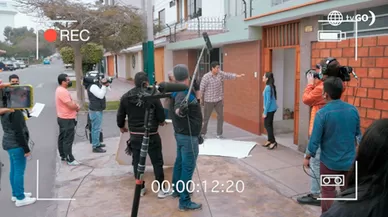 Detrás de cámaras de capítulo  "La tia quedada"  de Los milagros de la Rosa 