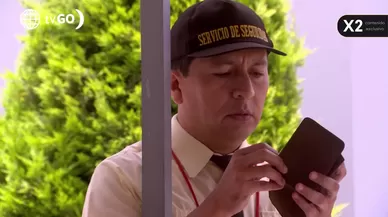 ¿Qué táctica quisiera usar Félix para impresionar a Juana?