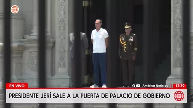 Presidente Jerí sale a la puerta de Palacio de Gobierno