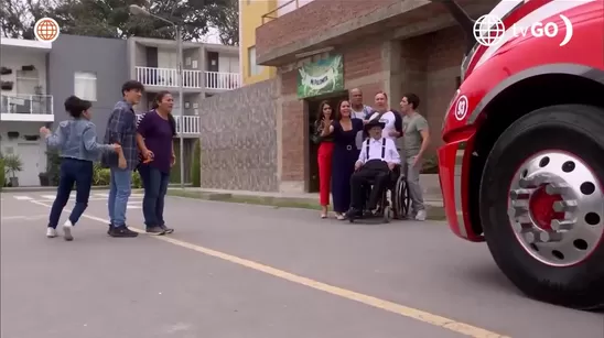 Al Fondo Hay Sitio
